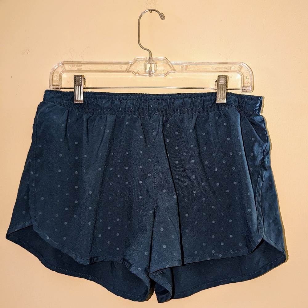 Old Navy Active Shorts Size Medium - Picture 1 of 3